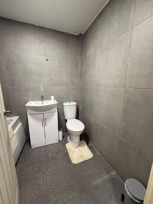 Modern 1 Bedroom - 5 Min Walk From Princess Street Eb1 EDI Kültér fotó
