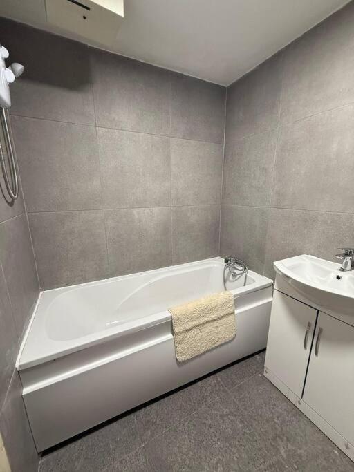 Modern 1 Bedroom - 5 Min Walk From Princess Street Eb1 EDI Kültér fotó